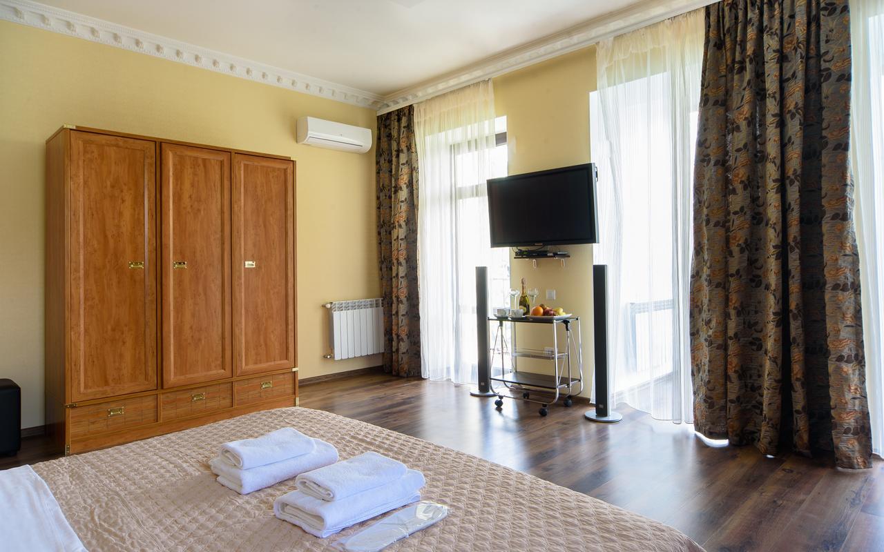 Hotel Fusion Odesa Exterior photo