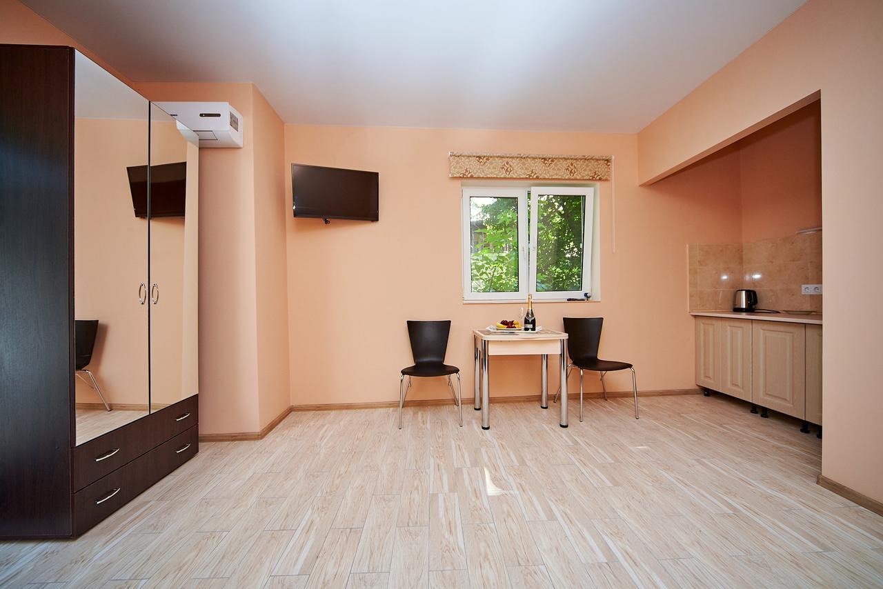 Hotel Fusion Odesa Exterior photo